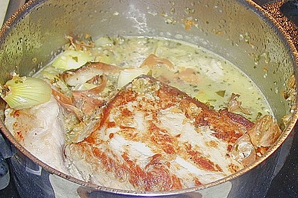 Rollbraten mit Apfel-Senfso&szlig;e