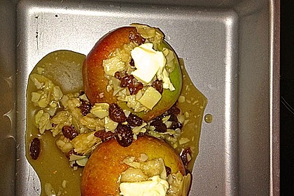 Marzipan-Bratäpfel mit Vanillinsoße 6