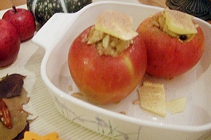Marzipan-Bratäpfel mit Vanillinsoße 9