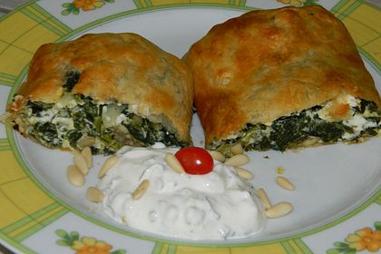 Spinatstrudel mit Schafkäse