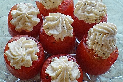 Gef&uuml;llte Tomaten mit Schafsk&auml;secreme 3
