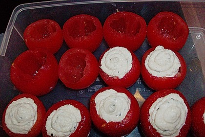 Gef&uuml;llte Tomaten mit Schafsk&auml;secreme 12