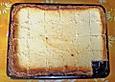 K&auml;sekuchen mit Apfelkompott