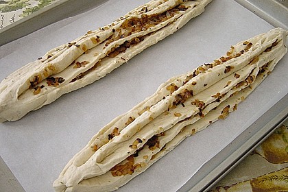 Pyren&auml;isches Zwiebelbrot 20