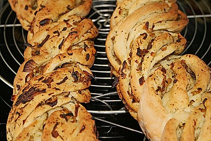 Pyren&auml;isches Zwiebelbrot 25