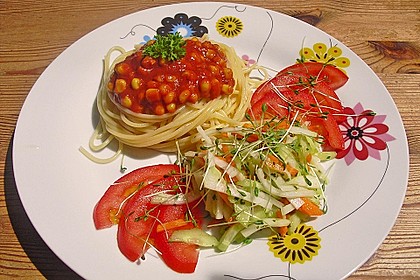 Kohlrabisalat mit Möhren, Gurken und Tomaten 3