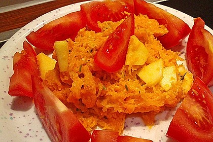 Kohlrabisalat mit Möhren, Gurken und Tomaten 12