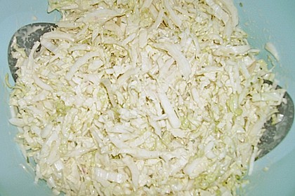 Chinakohlsalat mit Sahneso&szlig;e 3