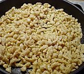 Hirschgulasch mit Preiselbeeren und Haselnusssp&auml;tzle (Bild)