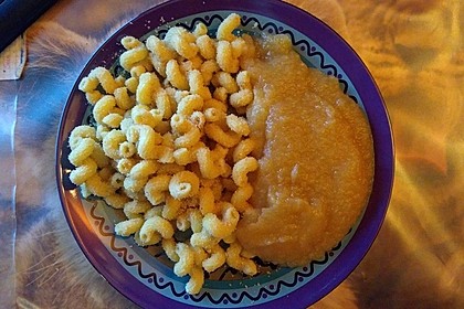 Bröselnudeln mit Apfelmus 5