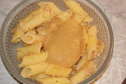 Bröselnudeln mit Apfelmus 6