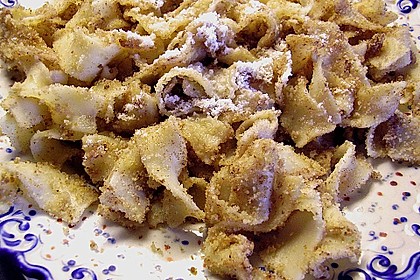 Bröselnudeln mit Apfelmus 9