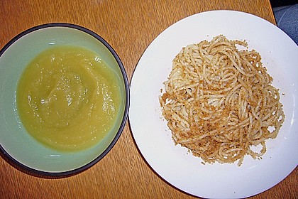 Bröselnudeln mit Apfelmus 14