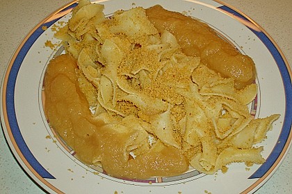 Bröselnudeln mit Apfelmus 7