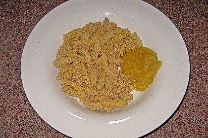 Bröselnudeln mit Apfelmus 10