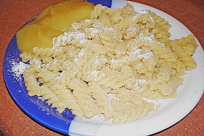 Bröselnudeln mit Apfelmus 13