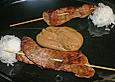 Sat&egrave; Spie&szlig;chen mit Erdnu&szlig;so&szlig;e und Basmati Reis