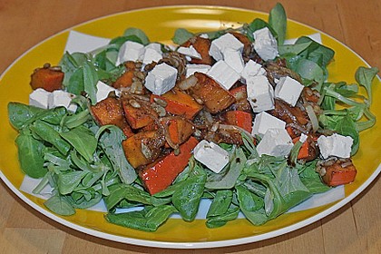 Feldsalat mit gebratenem K&uuml;rbis