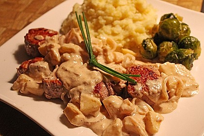 Schweinemedaillons mit Apfel-Meerrettich Sahnesauce 2