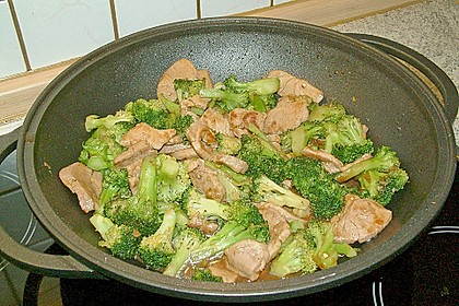 Schweinefilet mit Brokkoli in Austernsauce