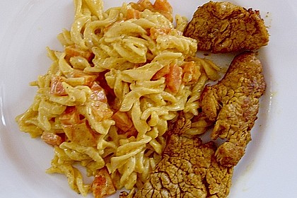 Schweinemedallions mit Kokos - M&ouml;hren - Pasta