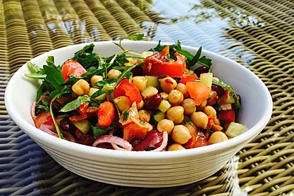 Mediterraner Kichererbsensalat
