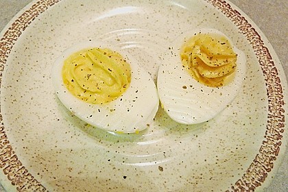 Gef&uuml;llte Eier mit Orangencreme