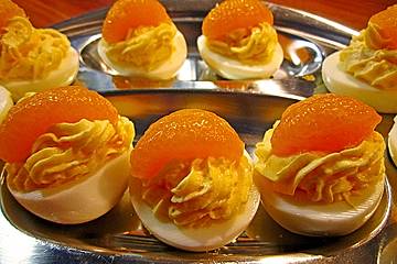 Gefüllte Eier mit Orangencreme