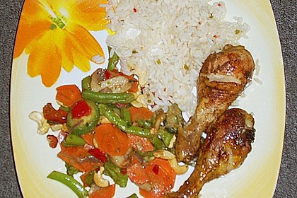 H&uuml;hnchen mit italienischem Gem&uuml;se und Cashewkernen