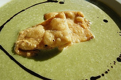 Kohlrabibl&auml;ttersuppe mit Vani - Knofi - Keks