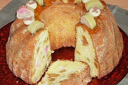 Rhabarber - Marzipan - Gugelhupf