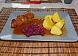 Rinderrouladen mit Kartoffeln und Rotkohl