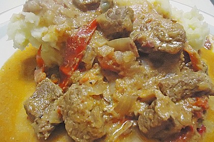 Pörkölt - Ungarisches Gulasch 17