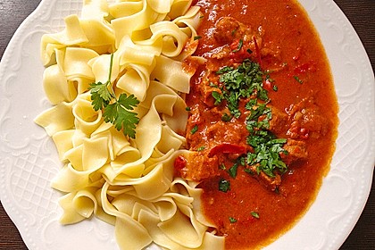 Pörkölt - Ungarisches Gulasch 1