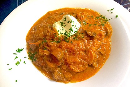 Pörkölt - Ungarisches Gulasch 12