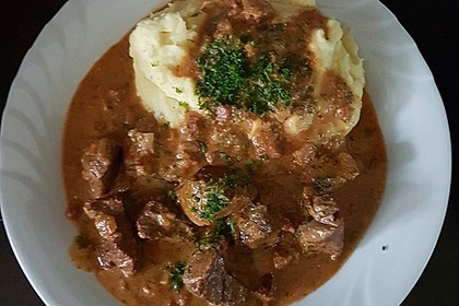 Pörkölt - Ungarisches Gulasch 9