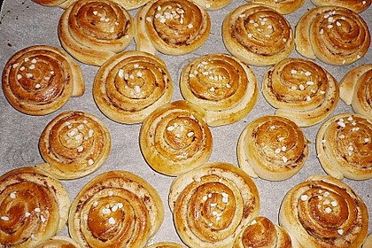 Kanelbullar (Zimtschnecken) 7