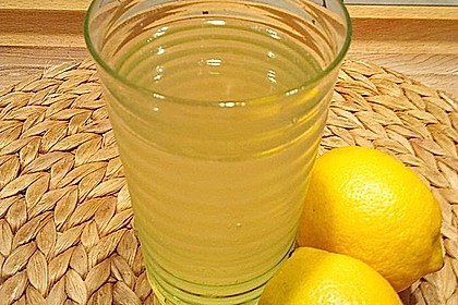 Chrissis Zitronensirup – Grundstoff für Zitronenlimonade 7