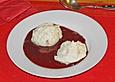 Lebkuchenmousse mit Gl&uuml;hweinsauce