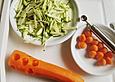 Seeteufelb&auml;ckchen und Garnele mit Zucchinijulienne und M&ouml;hrenkugeln