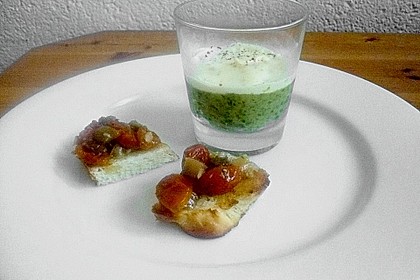 Zucchinikaviar mit Parmesancreme 25