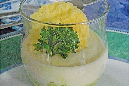 Zucchinikaviar mit Parmesancreme 12