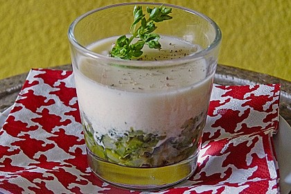 Zucchinikaviar mit Parmesancreme 11