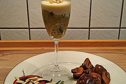 Zucchinikaviar mit Parmesancreme 26
