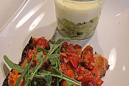 Zucchinikaviar mit Parmesancreme 7