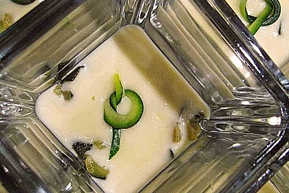 Zucchinikaviar mit Parmesancreme 3