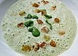 Brunnenkresesuppe mit Croutons und Mandeln
