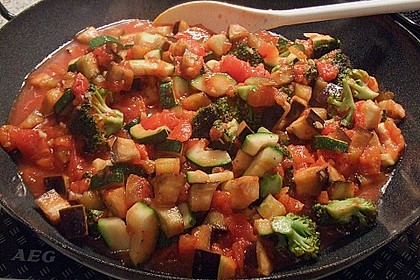 Mediterrane Pasta - Pfanne mit Gem&uuml;se und Ziegenk&auml;se 1