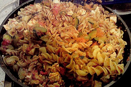 Mediterrane Pasta - Pfanne mit Gem&uuml;se und Ziegenk&auml;se 5