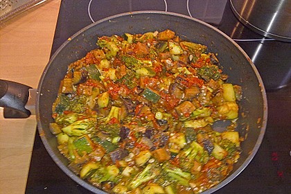 Mediterrane Pasta - Pfanne mit Gem&uuml;se und Ziegenk&auml;se 6